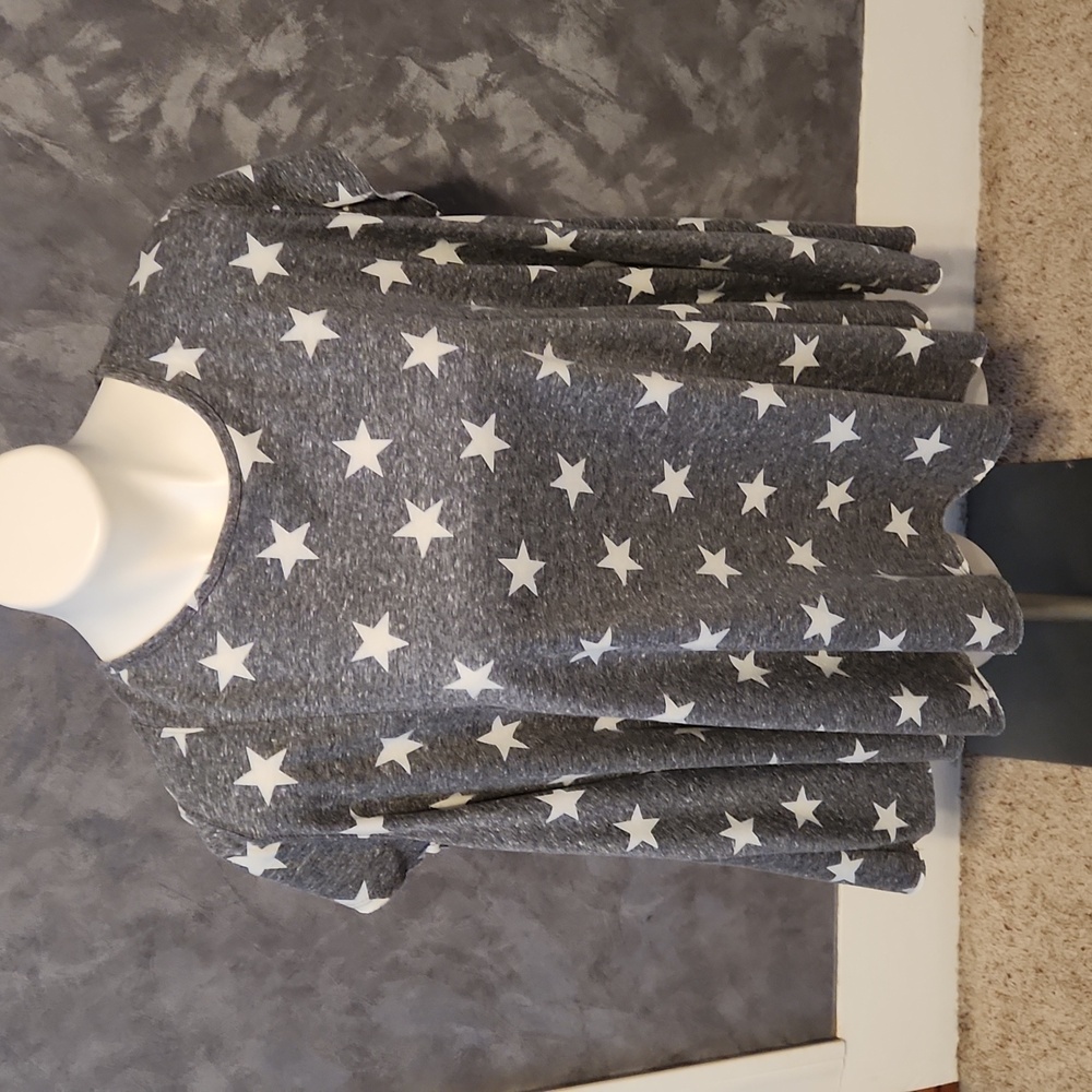 Ces Femme Gray Star Design Flowing Blouse O/S